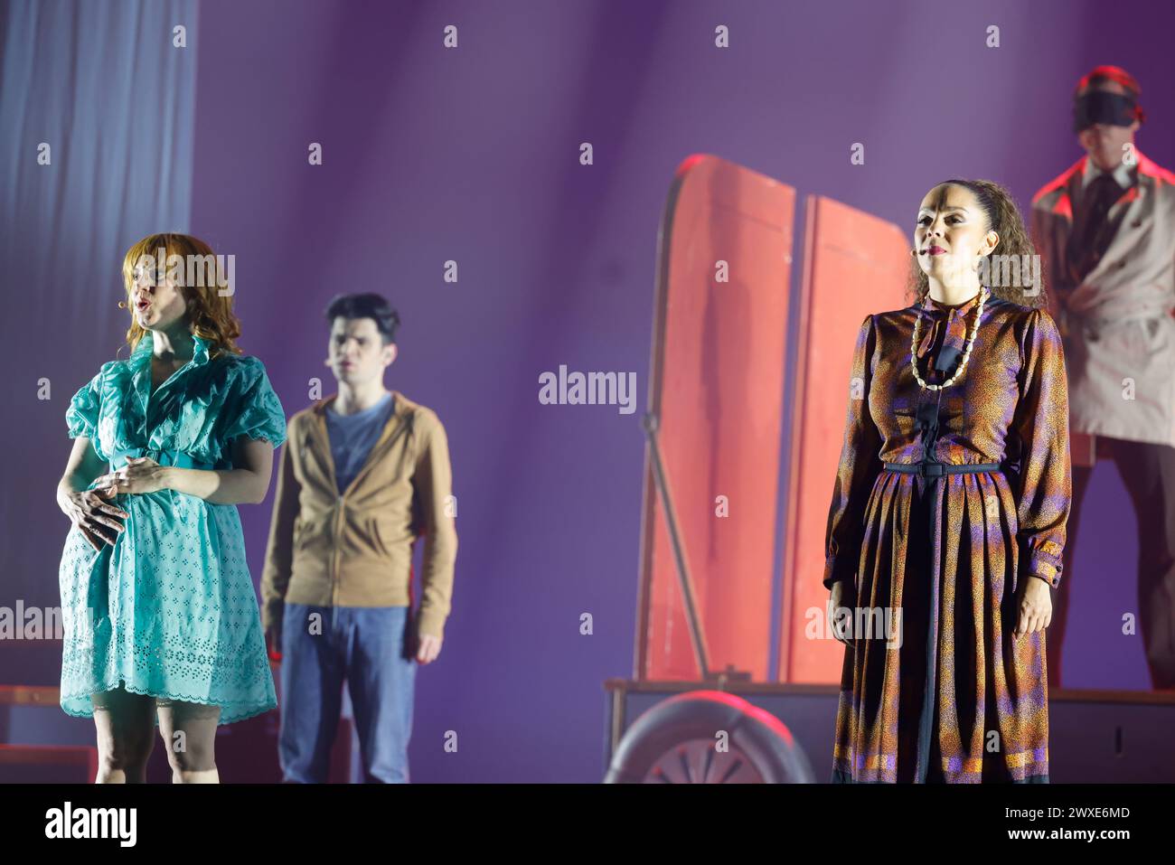 Limoges, France. 29 mars 2024. Comédie musicale je VAIS T’AIMER (je VOUS AIMERAI), un spectacle « événementiel » qui rassemble toutes les générations. Zénith de Limoges, France. 29 mars 2024. Voyagez de Paris à New York à bord du légendaire paquebot « France ». Je VAIS T'AIMER est une histoire originale autour des tubes de Michel Sardou : chansons iconiques et textes très modernes. Il raconte l’histoire des destins croisés des jeunes Français sur plusieurs décennies, des années Kennedy à nos jours. Zénith de Limoges, Limousin, haute-Vienne, France, Europe. Crédit : photo de HM images/Alamy Live News. Banque D'Images