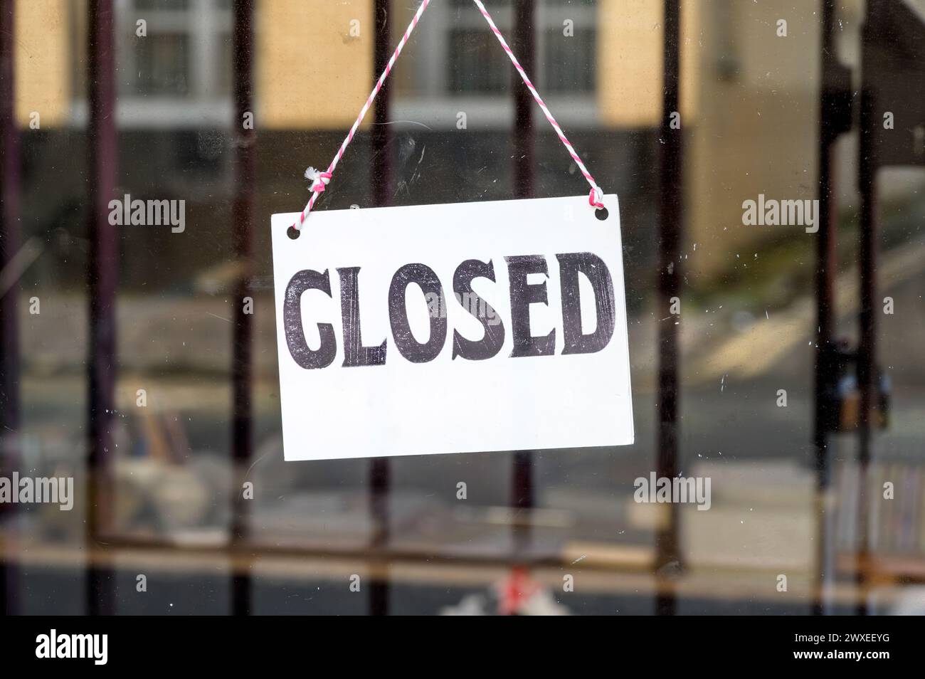 Signe clos dans une vitrine Banque D'Images