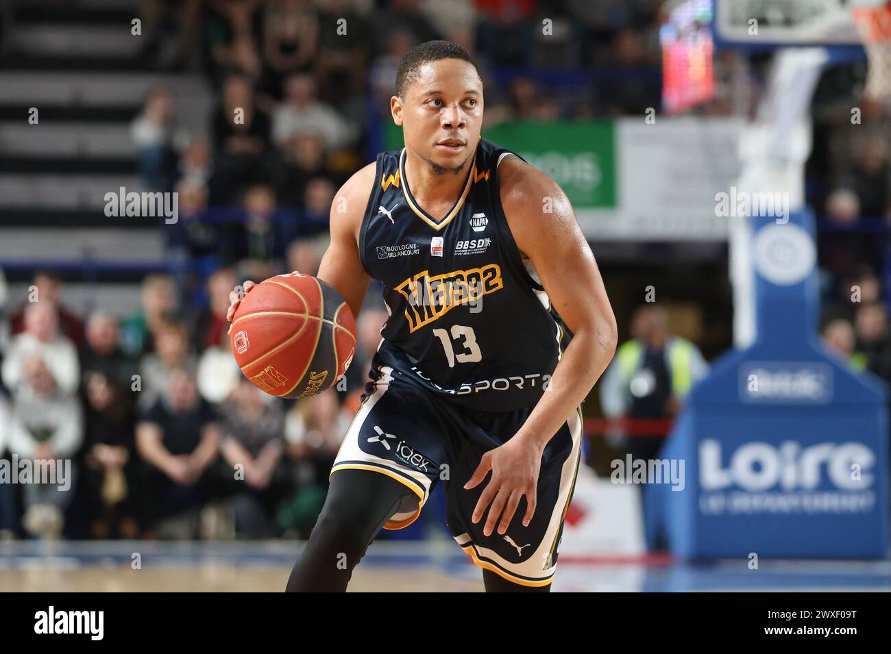 Thierry Larret/Maxppp. Panier Betlic Elite. Chorale Roanne basket vs Boulogne Metropolitans 92. Le 30 mars 2024. Halle André Vachonotaire, Roanne (42). Tim FRAZIER (BOU) crédit : MAXPPP/Alamy Live News Banque D'Images