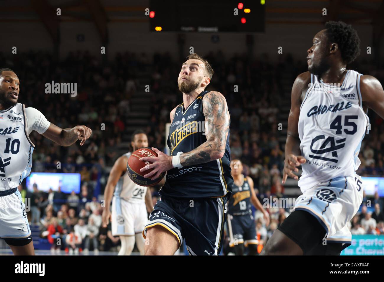 Thierry Larret/Maxppp. Panier Betlic Elite. Chorale Roanne basket vs Boulogne Metropolitans 92. Le 30 mars 2024. Halle André Vachonotaire, Roanne (42). Paulius SOROKAS (BOU) crédit : MAXPPP/Alamy Live News Banque D'Images