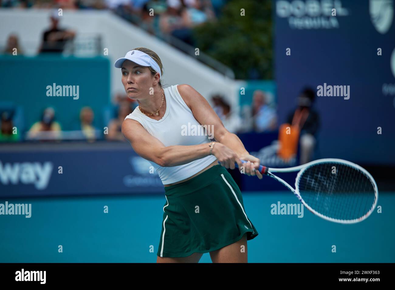 Miami Gardens, Floride, États-Unis. 30 mars 2024. Elena Rybakina (KAZ) vs Danielle Collins (USA) lors du tournoi mondial de tennis à l'Open de Miami 2024 présenté par Itau. Crédit : Yaroslav Sabitov/YES Market Media/Alamy Live News. Banque D'Images