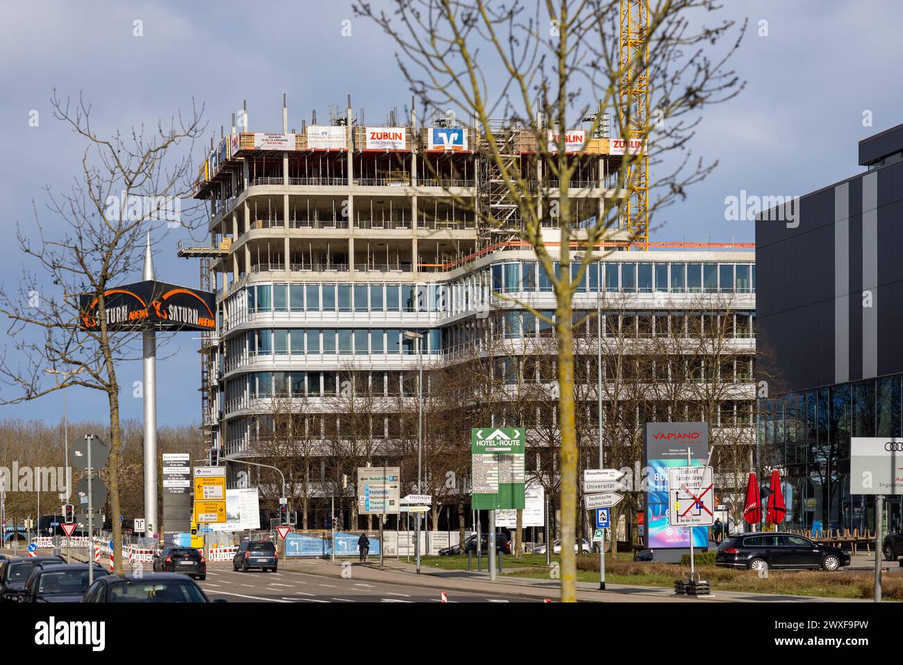 Immeuble résidentiel à Ingolstadt par un jour de printemps lumineux Banque D'Images