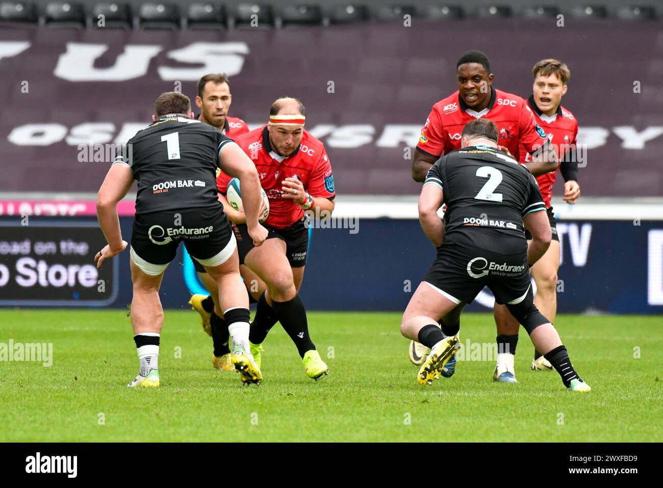 Swansea, pays de Galles. 30 mars 2024. PJ Botha des Emirates Lions en action lors du match de la 13e ronde de l'United Rugby Championship (URC) entre Ospreys et Emirates Lions au stade Swansea.com de Swansea, pays de Galles, Royaume-Uni, le 30 mars 2024. Crédit : Duncan Thomas/Majestic Media. Banque D'Images