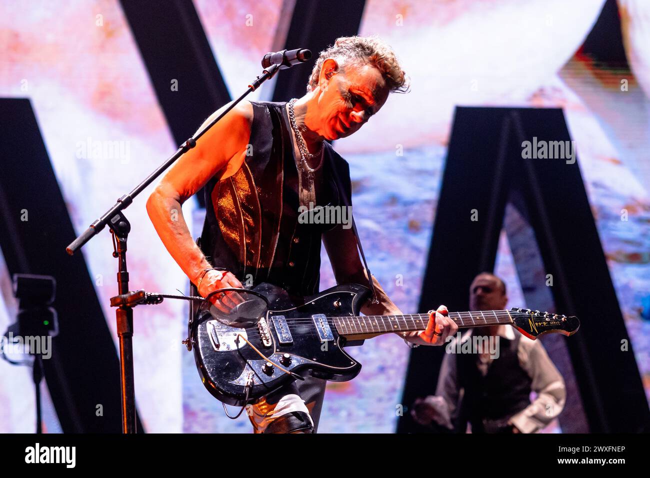 Milan, Italie. 30 mars 2024. Martin Gore de Depeche mode se produit au Mediolanum Forum à Milan, en Italie, le 30 2024 mars crédit : Mairo Cinquetti/Alamy Live News Banque D'Images