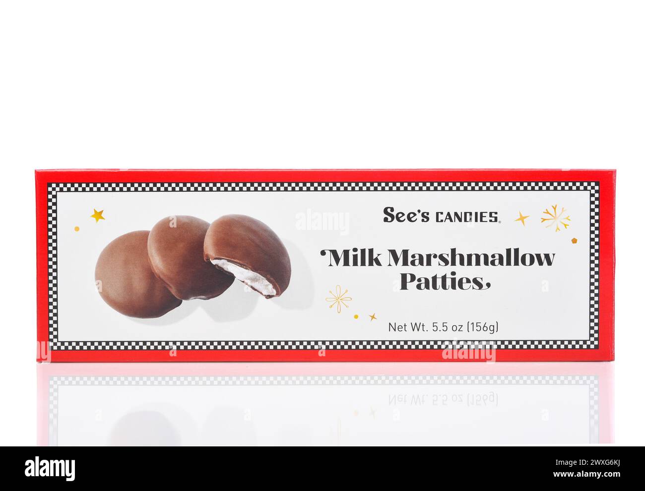 IRVINE, CALIFORNIE - 28 mars 2024 : une boîte de viandes Sees Candies Milk Marshmallow. Banque D'Images