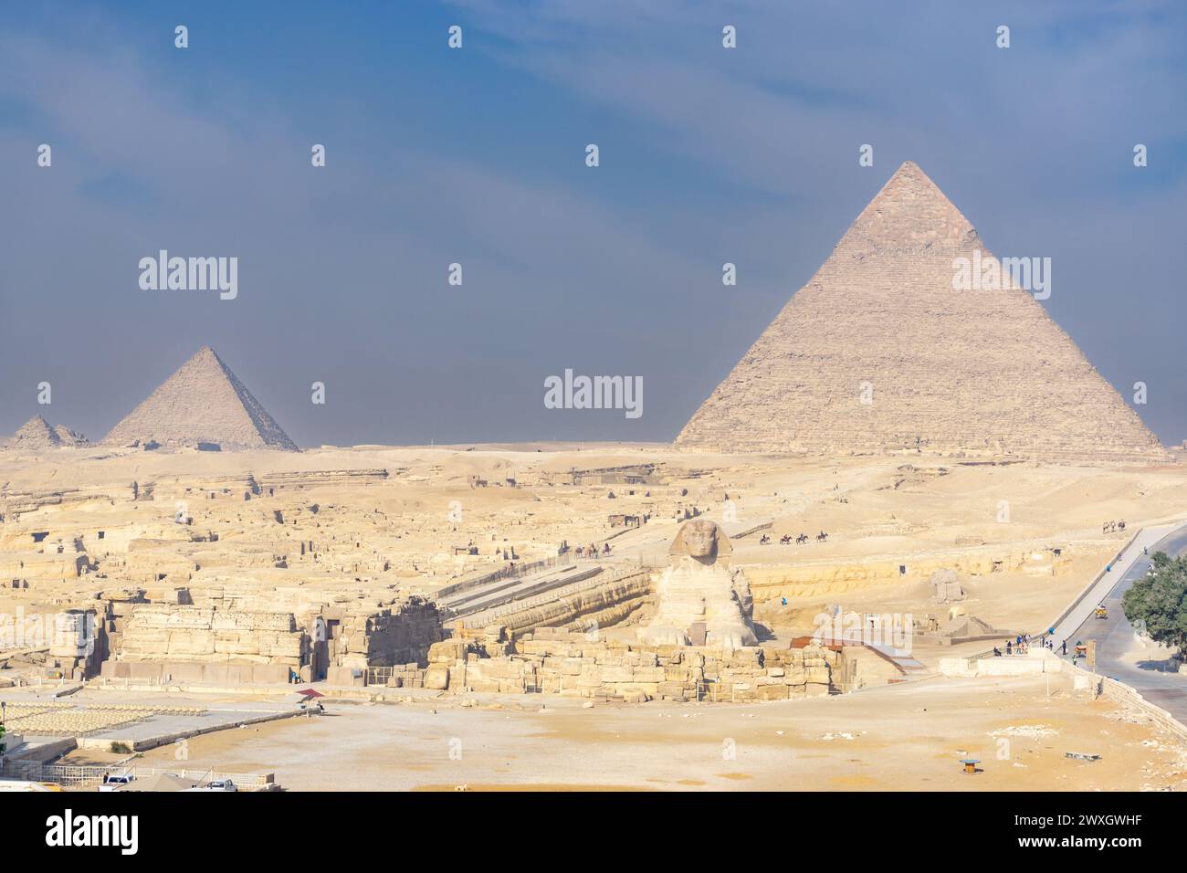 Le Grand Sphinx et le complexe pyramidal d'Egypte à Gizeh, le Caire, Egypte Banque D'Images