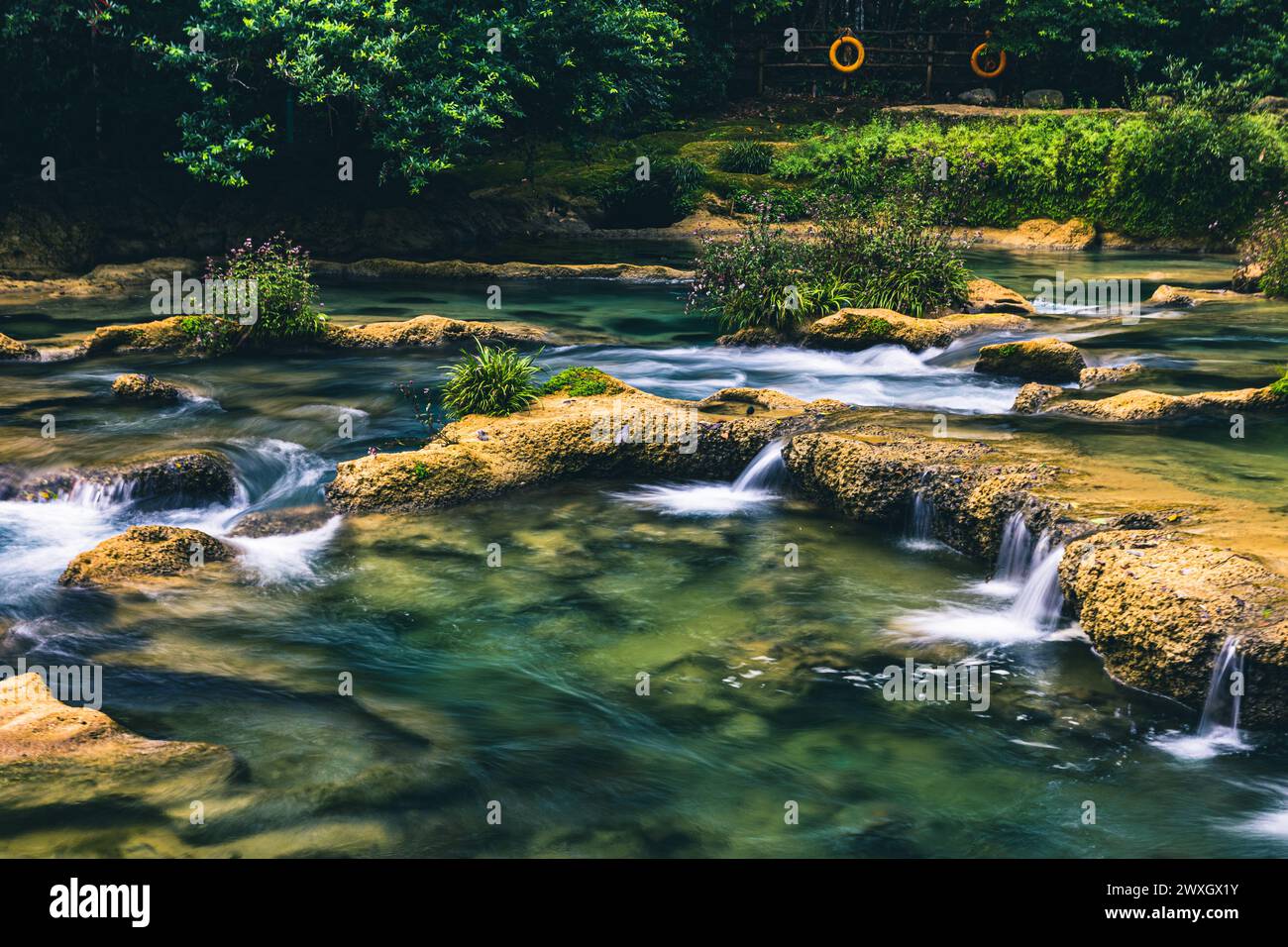 ruisseau de cascade de slow gate Banque D'Images