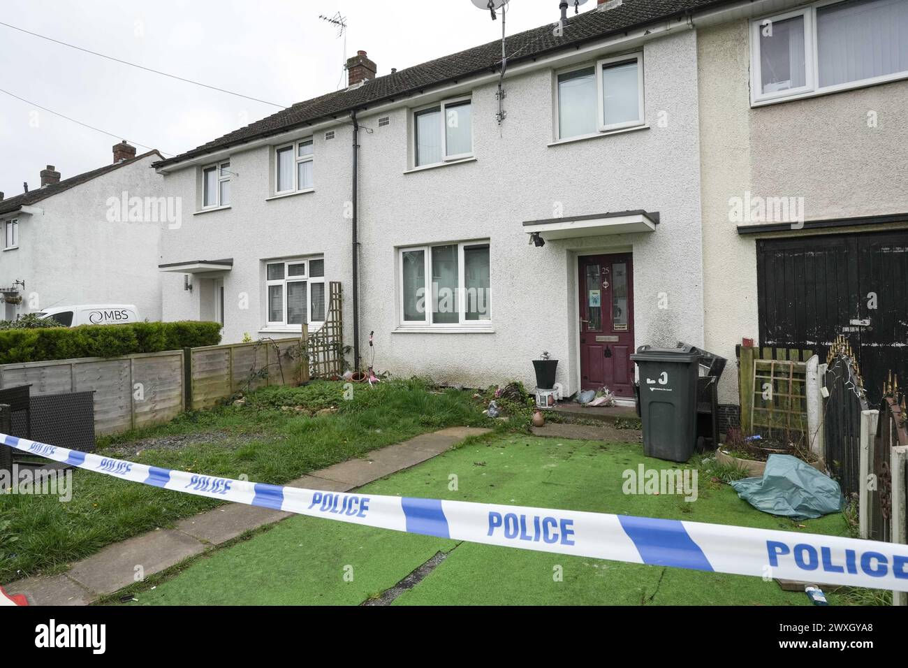 Mulwych Road, Birmingham, 31 mars 2024 - la police des West Midlands tient un cordon dans une maison sur Mulwych Road dans la zone de Tile Cross de Birmingham après qu'une femme de 48 ans a été assassinée. Un homme de 49 ans a été arrêté parce qu'il était soupçonné de son meurtre et est toujours en garde à vue. DÉCLARATION DE POLICE DES WEST MIDLANDS : un homme a été arrêté pour meurtre après que le corps d'une femme a été retrouvé dans une maison à Tile Cross, Birmingham. Crédit : arrêtez Press Media/Alamy Live News Banque D'Images