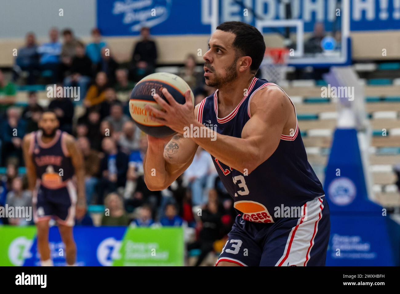 LEIDEN, PAYS-BAS - MARS 30 : Engel Rodriguez de RSW Liege basket lors du match d'Or Elite de la BNXT League entre Zorg en Zekerheid Leiden et RSW L. Banque D'Images