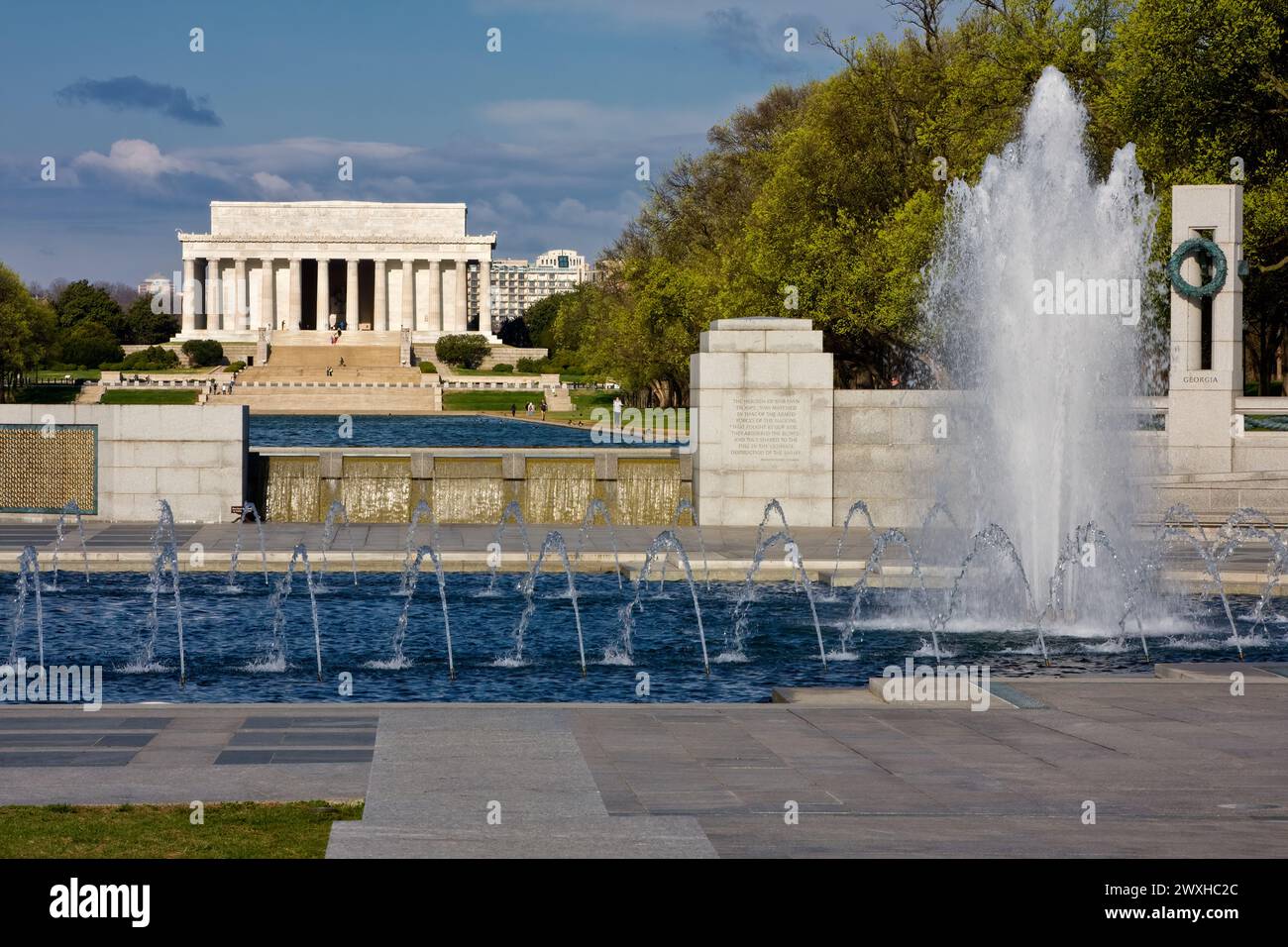 Lincoln Memorial, Washington, D.C., du monument commémoratif de la Seconde Guerre mondiale, début de matinée. Banque D'Images