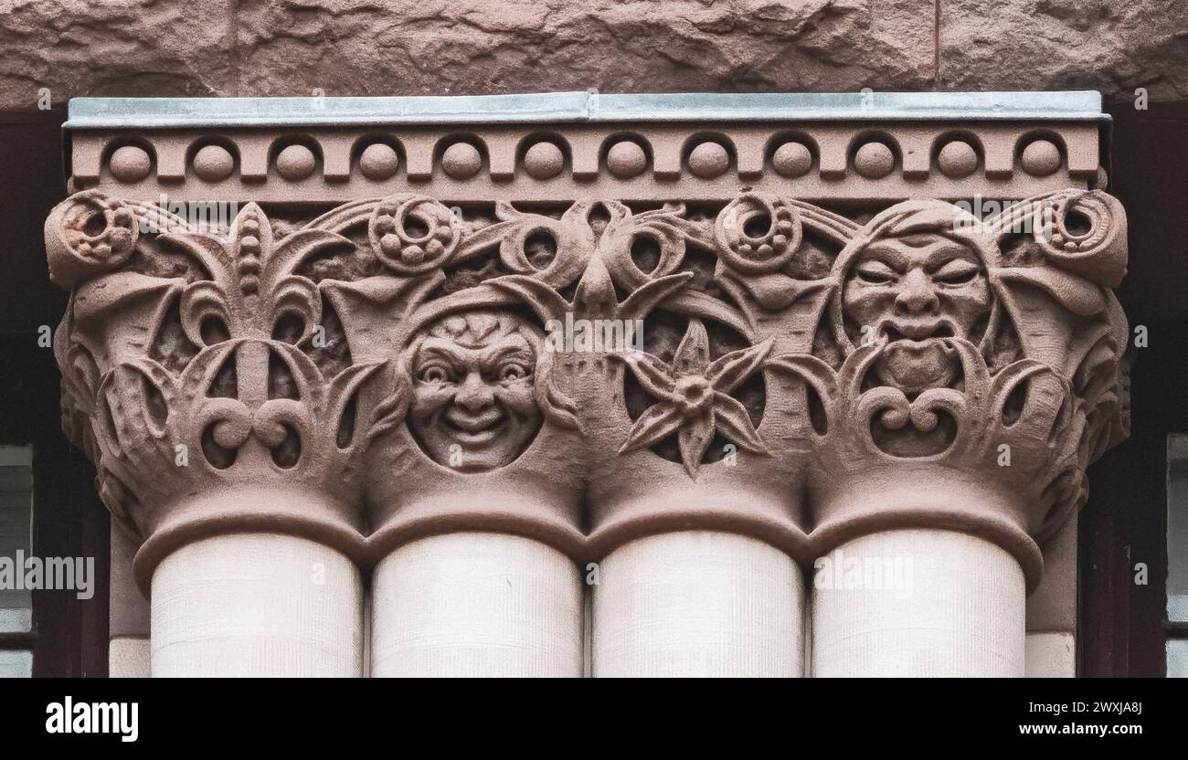 Caractéristiques architecturales coloniales ou détails dans l'ancien édifice de l'hôtel de ville (1898), Toronto, Canada. Partie d'une série. Banque D'Images