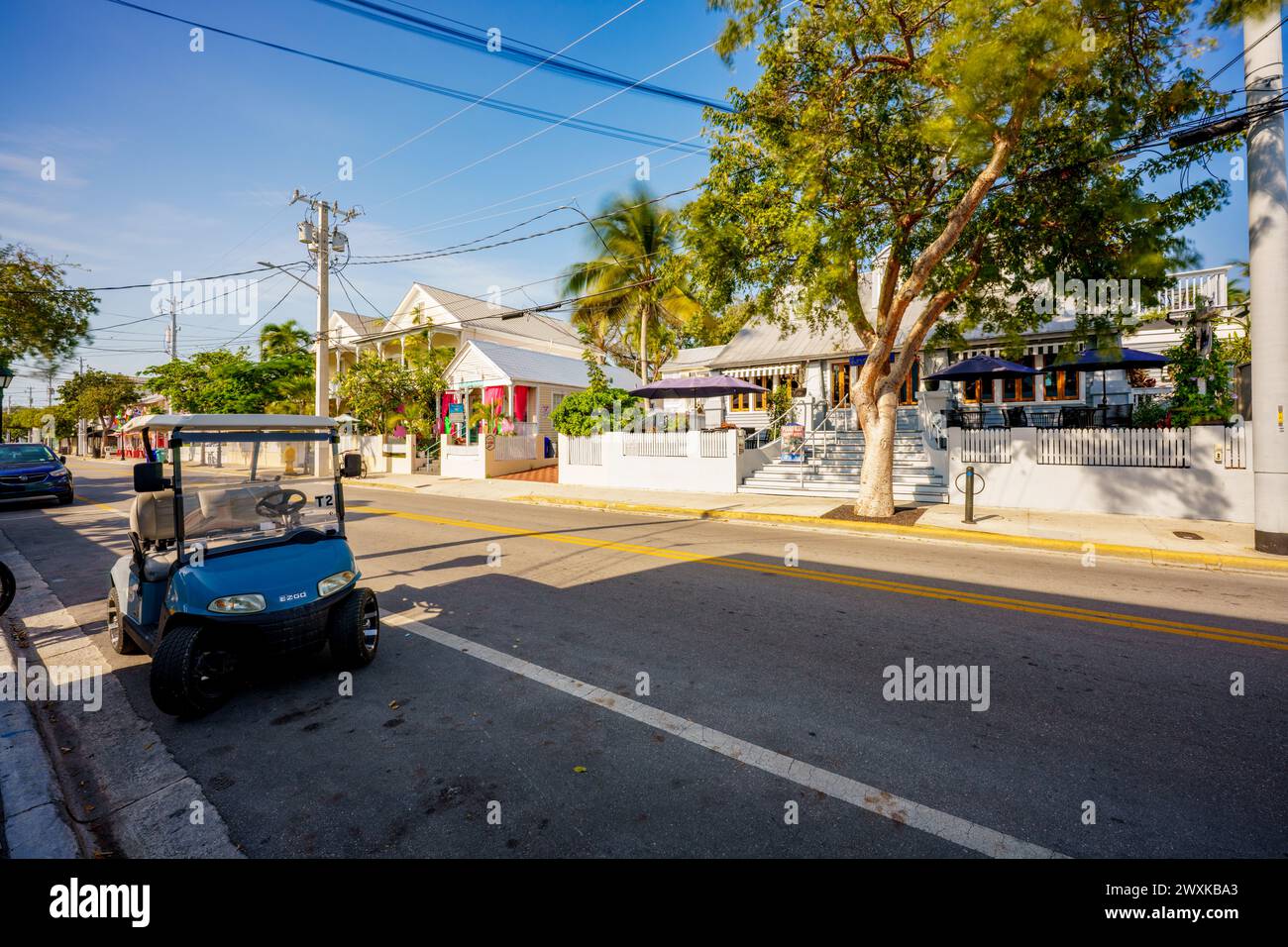 Key West, FL, USA - 27 mars 2024 : scène de rue sur Duval Street 2024 Banque D'Images
