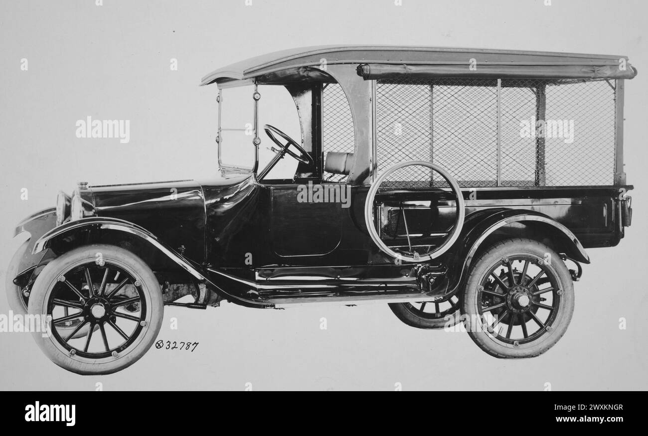 Courrier camion produit par les frères Dodge pour l'armée CA. 1918 Banque D'Images