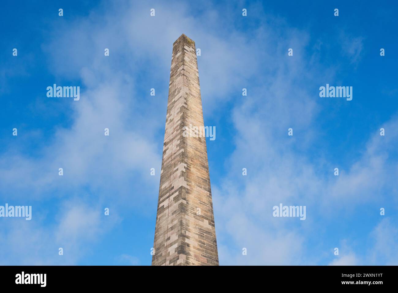 Glasgow Écosse : 12 février 2024 : Nelson Monument ciel bleu jour ensoleillé Banque D'Images