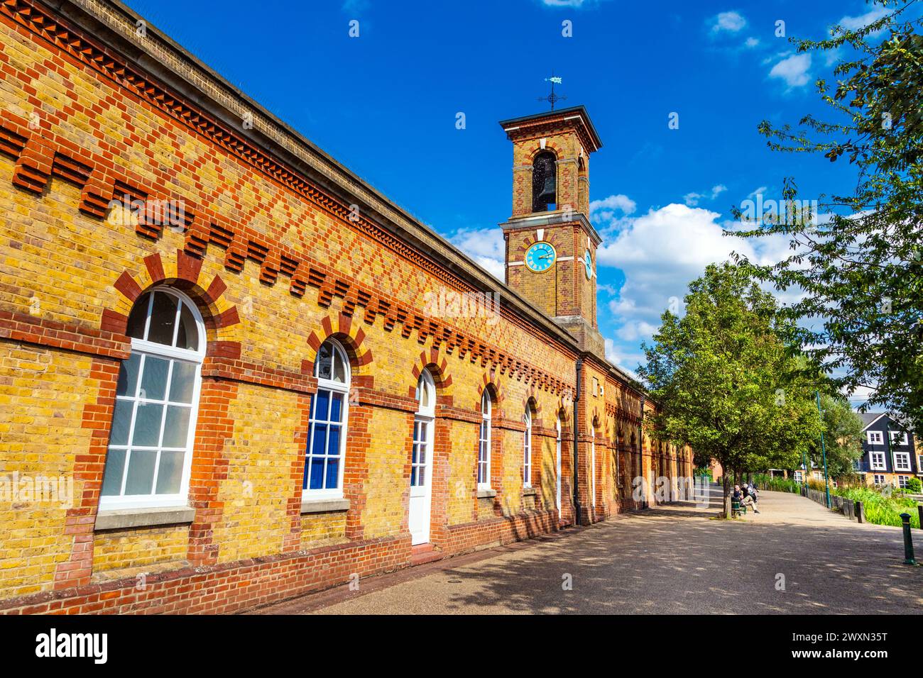 Ancien atelier d'usinage Royal Small Arms Factory, aujourd'hui RSA Island Centre dans le village d'Enfield Island, Londres, Angleterre Banque D'Images