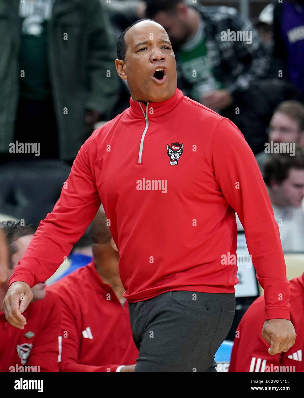 FILE - North Carolina State head coach Kevin Keatts calls out to his team during the first half of a college basketball game against Texas Tech in the first round of the NCAA men's tournament Thursday, March 21, 2024, in Pittsburgh. N.C. State plays Purdue in a semifinal at the Final Four on Saturday, April 6, in Glendale, Ariz. (AP Photo/Matt Freed, File) Banque D'Images