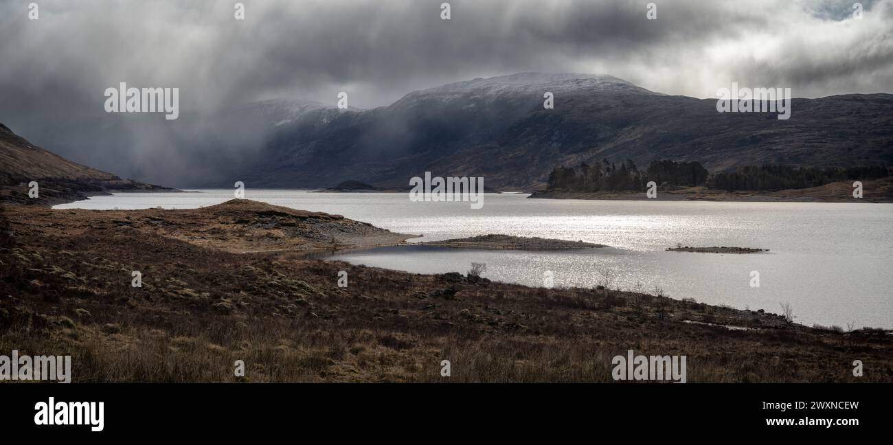 Une vague de neige fait sauter Strathcluanie fin mars. Banque D'Images