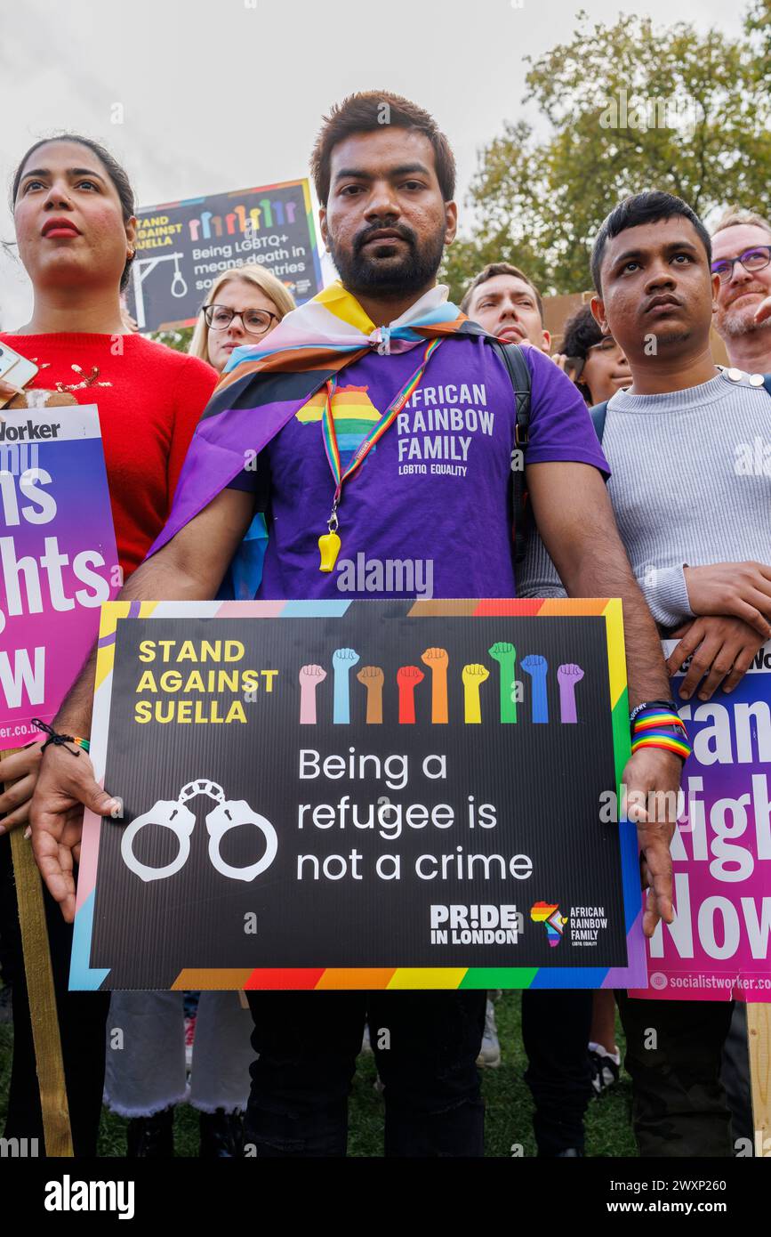 1er octet 2023. Parlement Sq.LGBTI+ proteste contre la politique d'asile de Suella Braverman. Banque D'Images