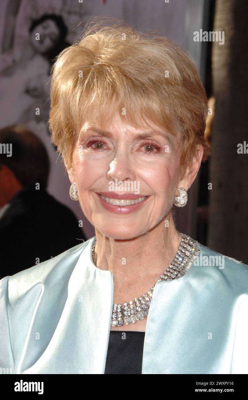 28 avril 2011, Hollywood, Californie, États-Unis : BARBARA SE PRÉCIPITE pendant le Gala de la soirée d'ouverture du Festival du film TCM et première mondiale du tout nouveau restauré AN AMERICAN IN PARIS, au Gruman's Chinese Theater. 2011(crédit image : © Michael Germana/ZUMA Wire) USAGE ÉDITORIAL SEULEMENT! Non destiné à UN USAGE commercial ! Banque D'Images