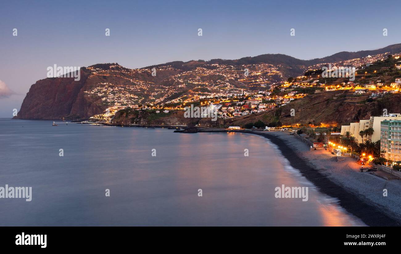 Madeira - Formosa plage noire au coucher du soleil, Portugal Banque D'Images