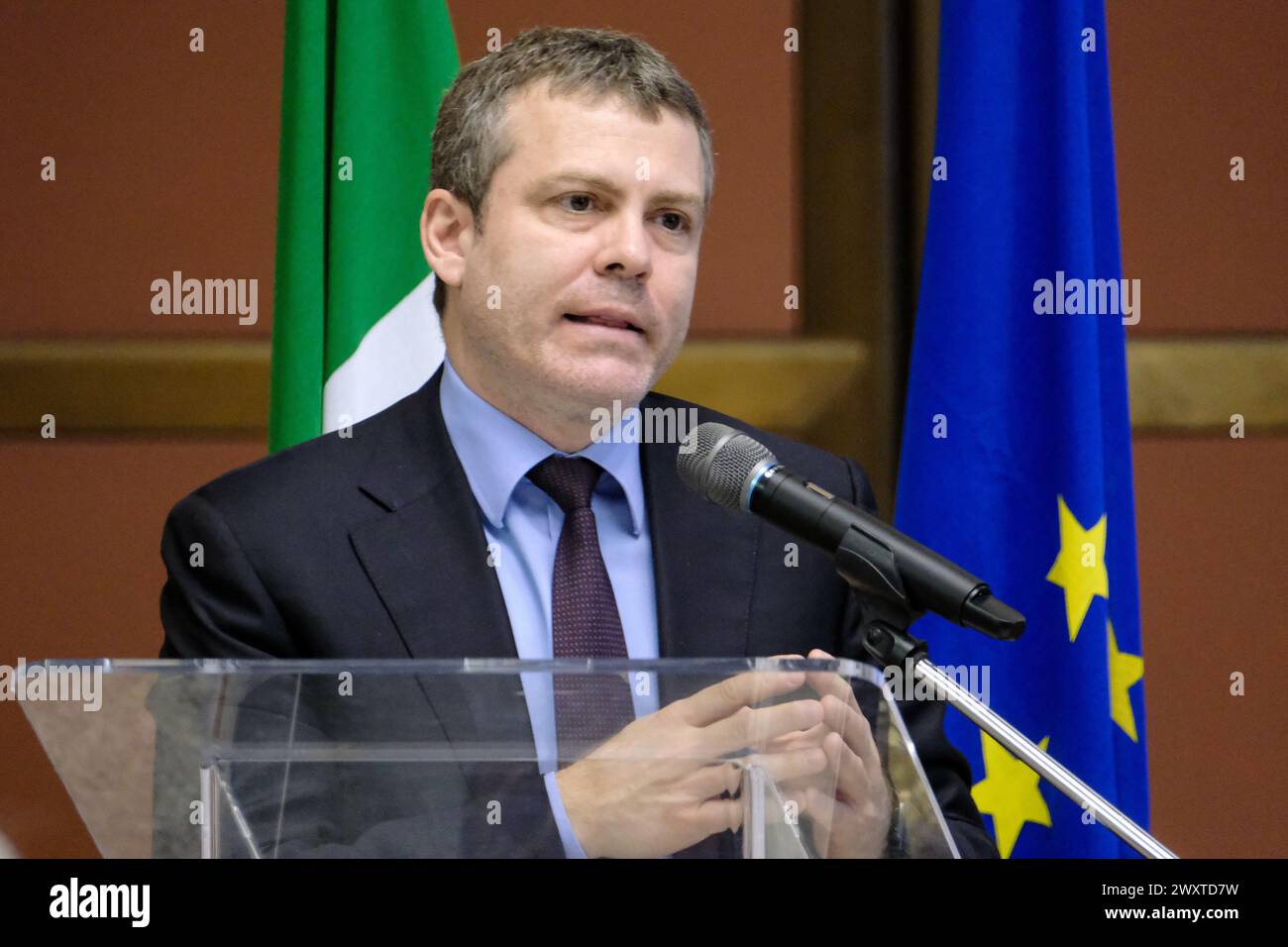 Lorenzo Casini, presidente della Lega calcio Serie A, durante la presentazione della Prima Giornata del made in Italy che si terrà ogni 15 aprile anniversario della nascita di Leonardo Da Vinci, evento tenutasi presso il mit a Roma, Martedì 02 Aprile 2024 (foto Mauro Scrobogna/LaPresse) Lorenzo Casini, président de la ligue de football Serie A, lors de la présentation de la première Journée Made in Italy qui aura lieu chaque 15 avril anniversaire de la naissance de Léonard de Vinci, événement organisé au MIMIT à Rome, mardi 02 avril 2024 (foto par Mauro Scrobogna/LaPresse) Banque D'Images