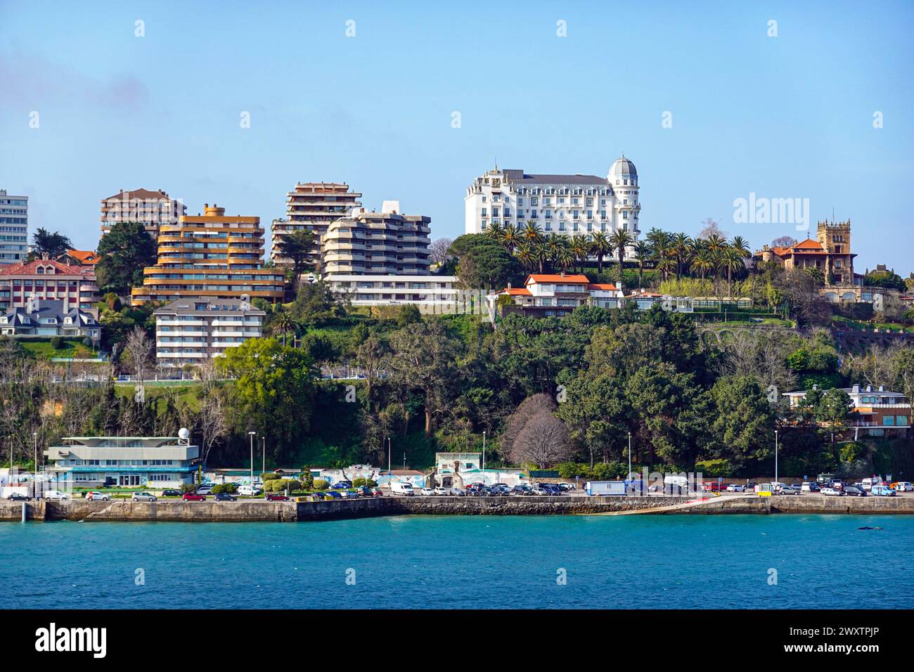 Bâtiments en bord de mer à Santander, ville portuaire en Cantabrie, dans le nord de l'Espagne Banque D'Images