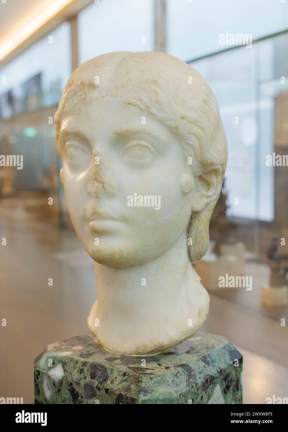Sculpture en marbre antique de la tête de femme, Musée national, Belgrade, Serbie Banque D'Images