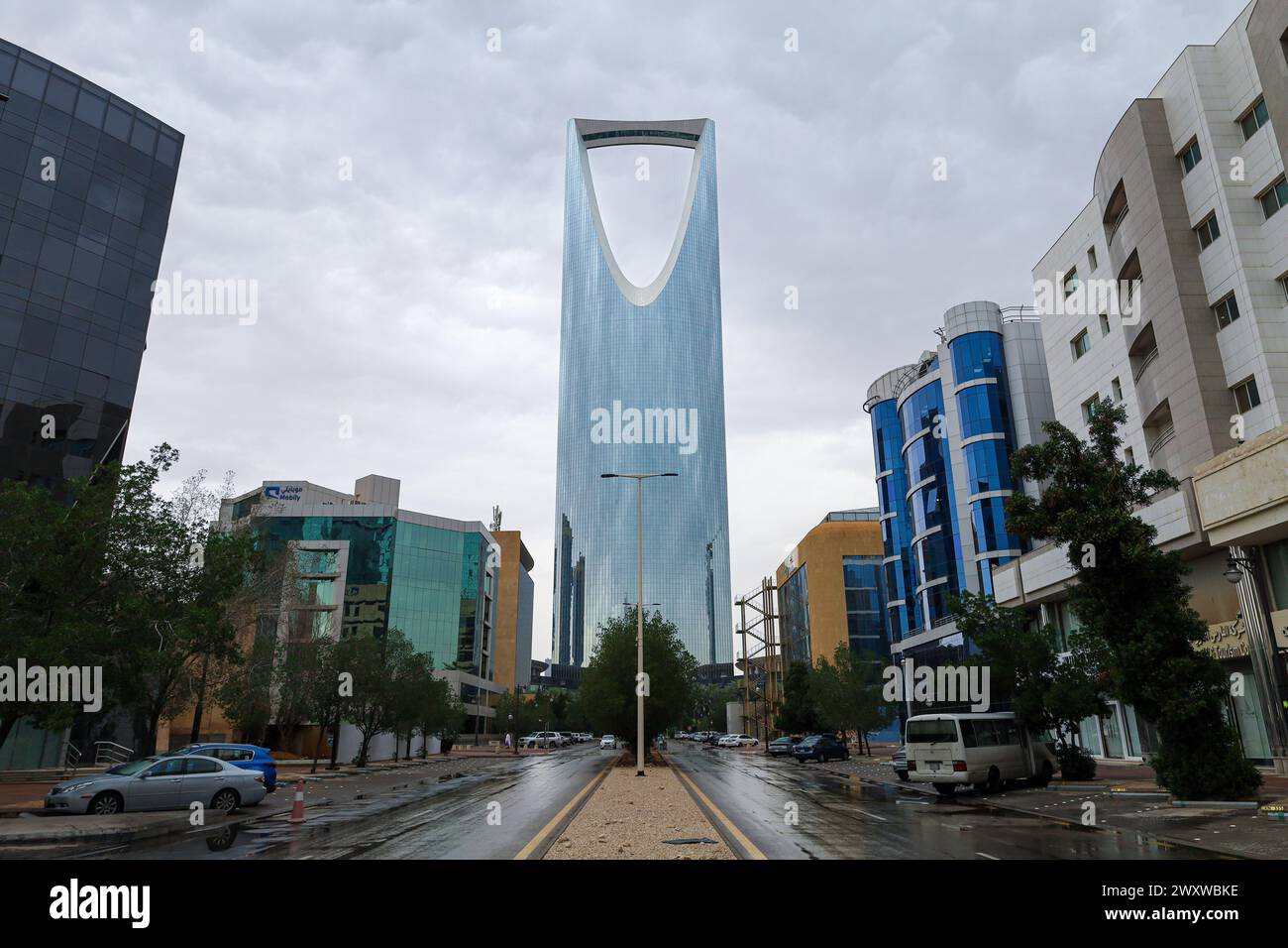 Kingdom tower riyadh saudi arabia Banque de photographies et d’images à ...