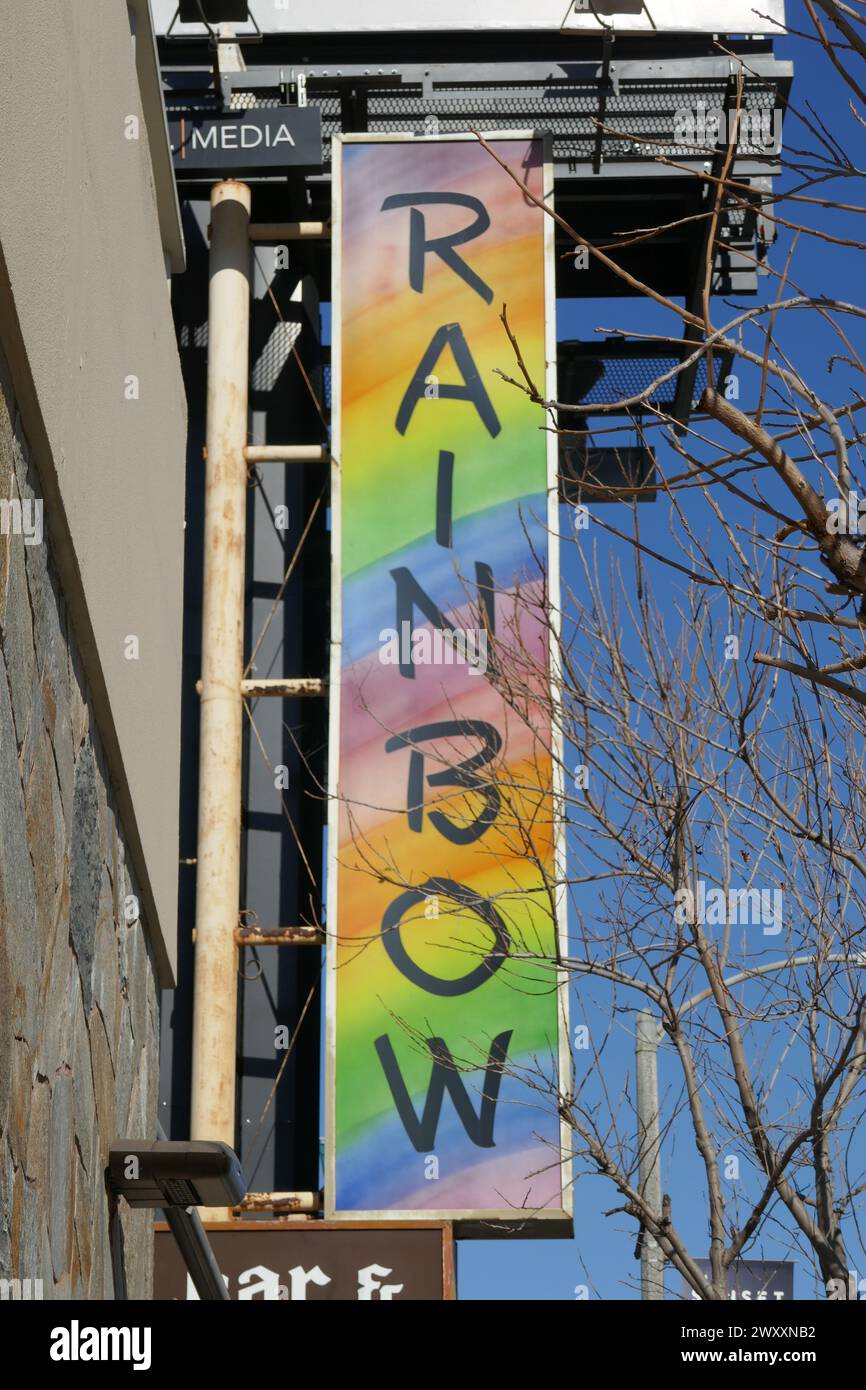 Los Angeles, Californie, USA 2 avril 2024 Rainbow Bar & Grill sur Sunset Blvd le 2 avril 2024 à Los Angeles, Californie, USA. Photo de Barry King/Alamy Stock photo Banque D'Images