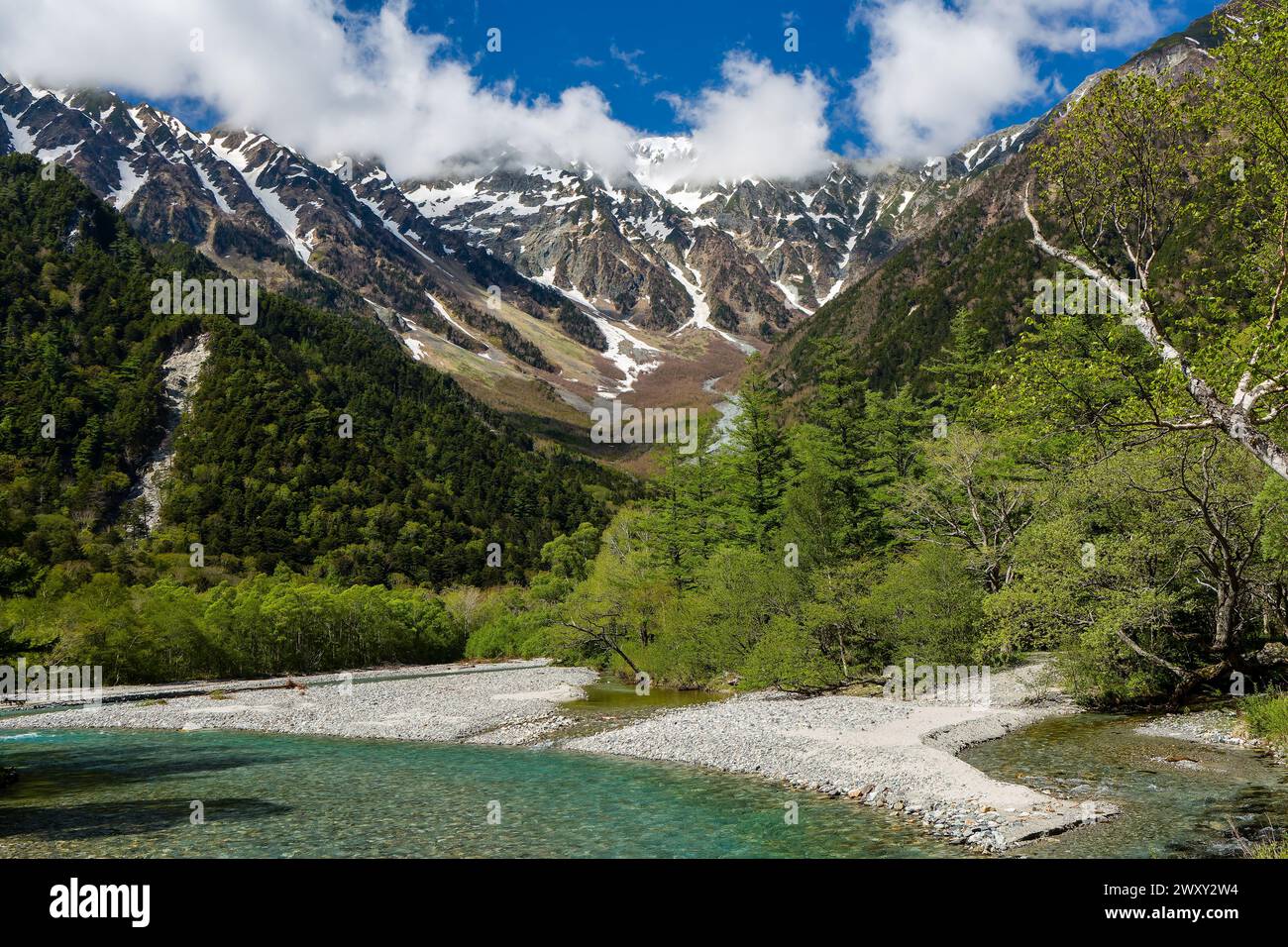 Mont Hotakadake dans la chaîne de montagnes Hida (Alpes japonaises) Banque D'Images