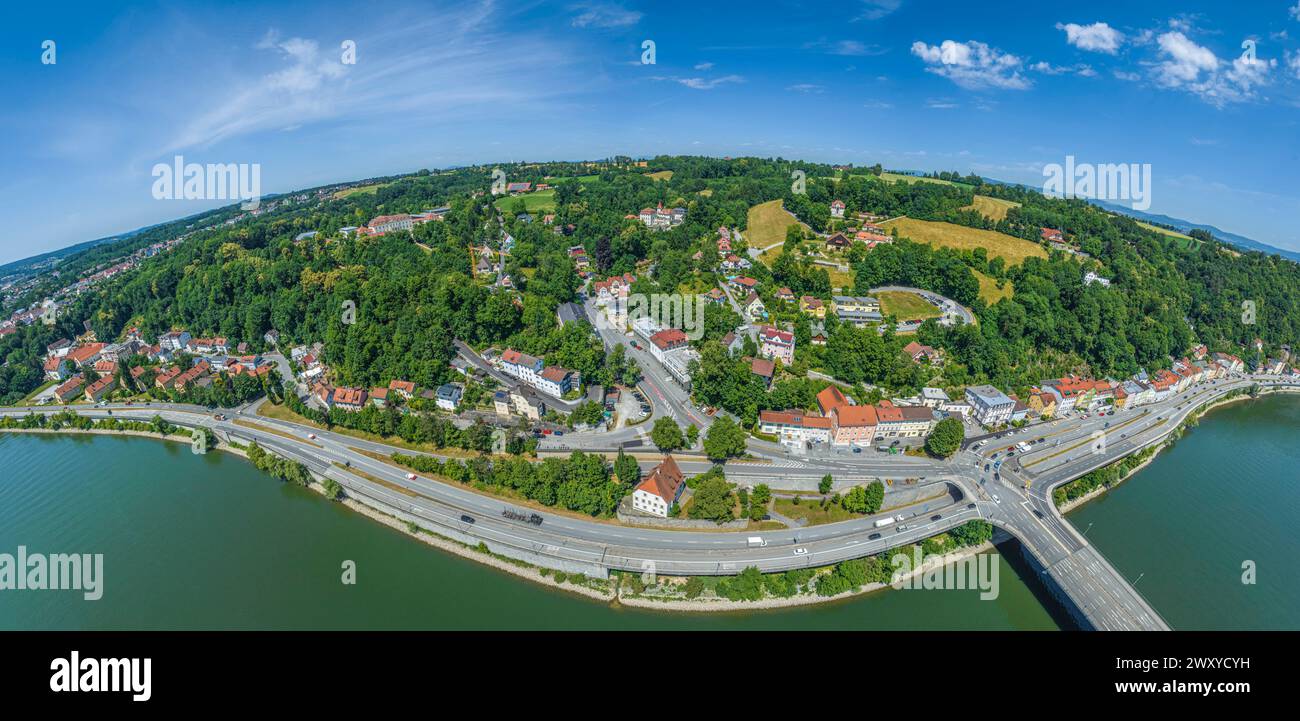 Vue aérienne de la belle ville à trois rivières de Passau en basse-Bavière Banque D'Images