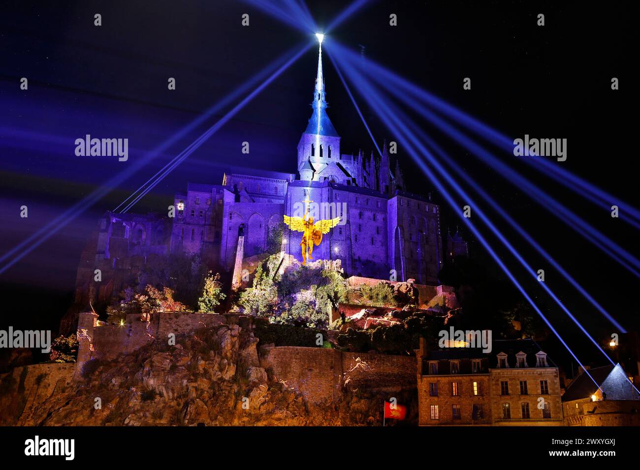 Le Mont Saint-Michel, en Normandie, nord-ouest de la France, le 22 juin 2023 : montage technique et création générale du son Banque D'Images