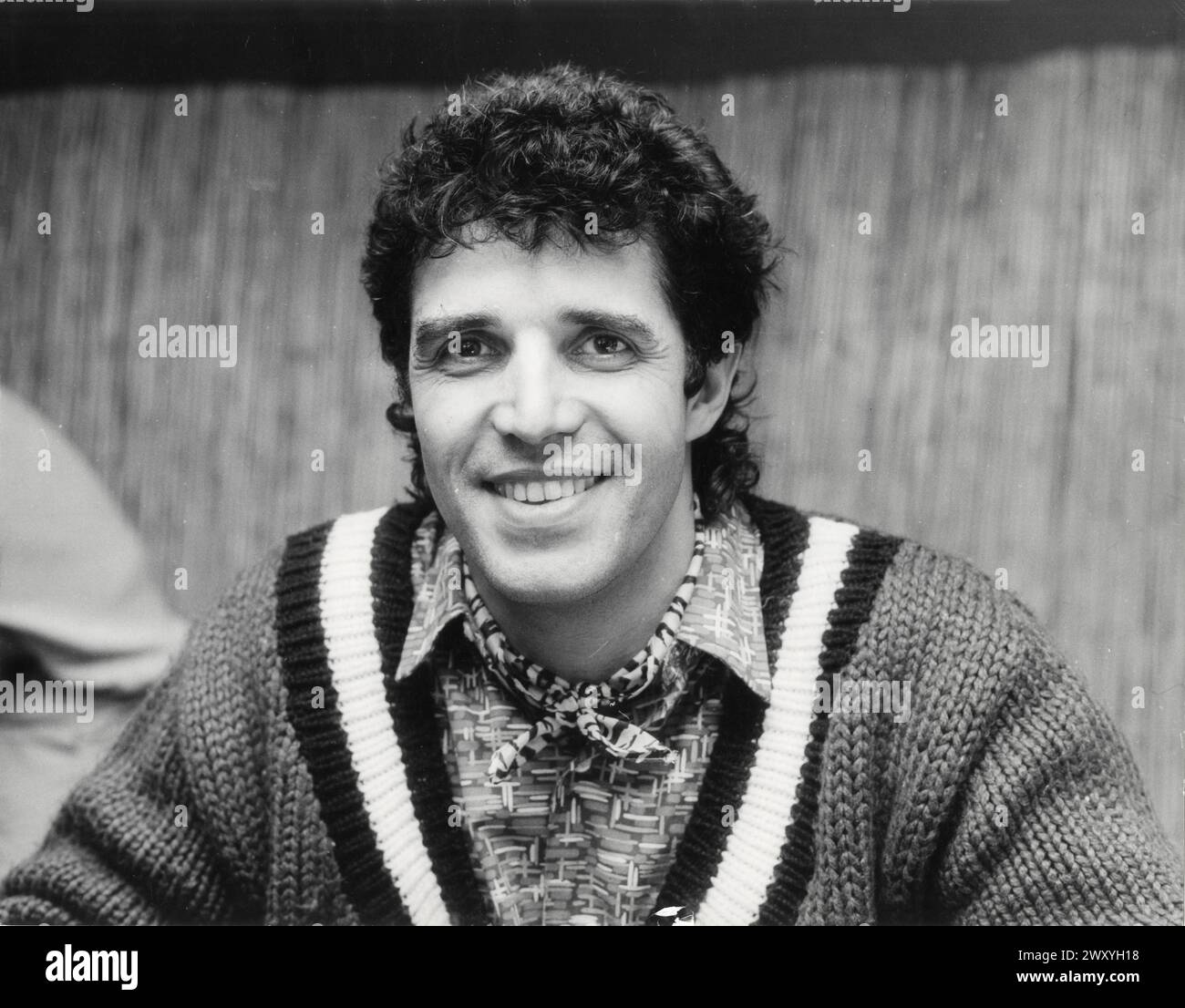 Reims (Nord-est de la France) : chanteur Julien Clerc, portrait dans les vestiaires dans les années 80 (1985 ?) Banque D'Images