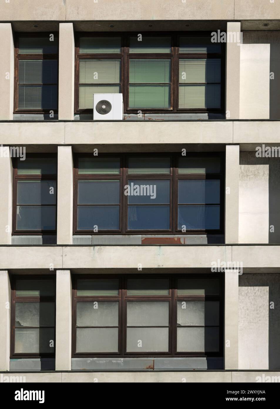 immeuble de bureaux avec climatisation Banque D'Images