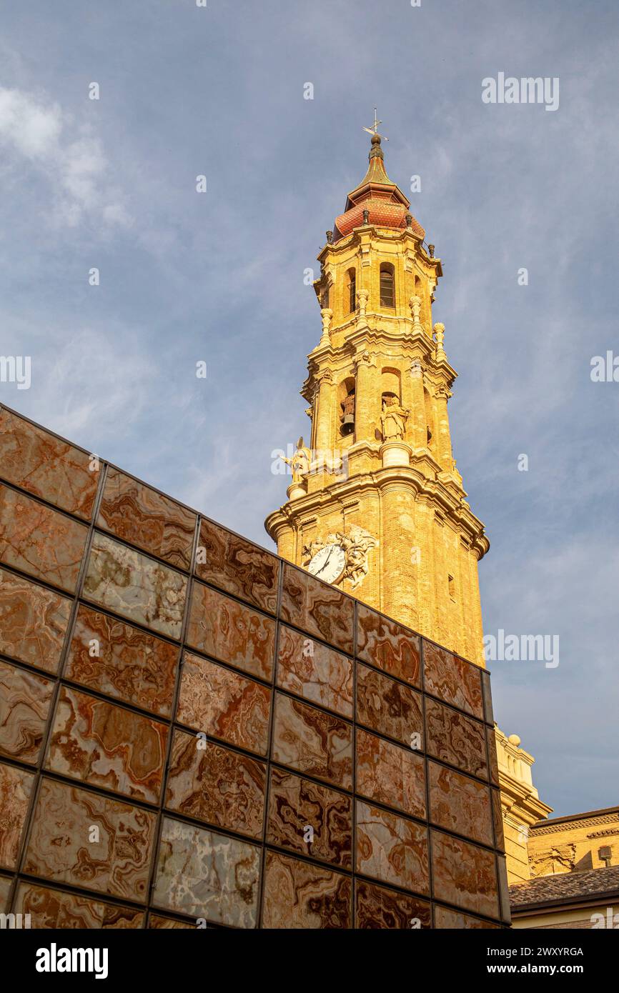 Espagne, Saragosse (Saragosse) : clocher de la cathédrale du Sauveur (espagnol : Catedral del Salvador) ou la Seo de Saragosse Banque D'Images