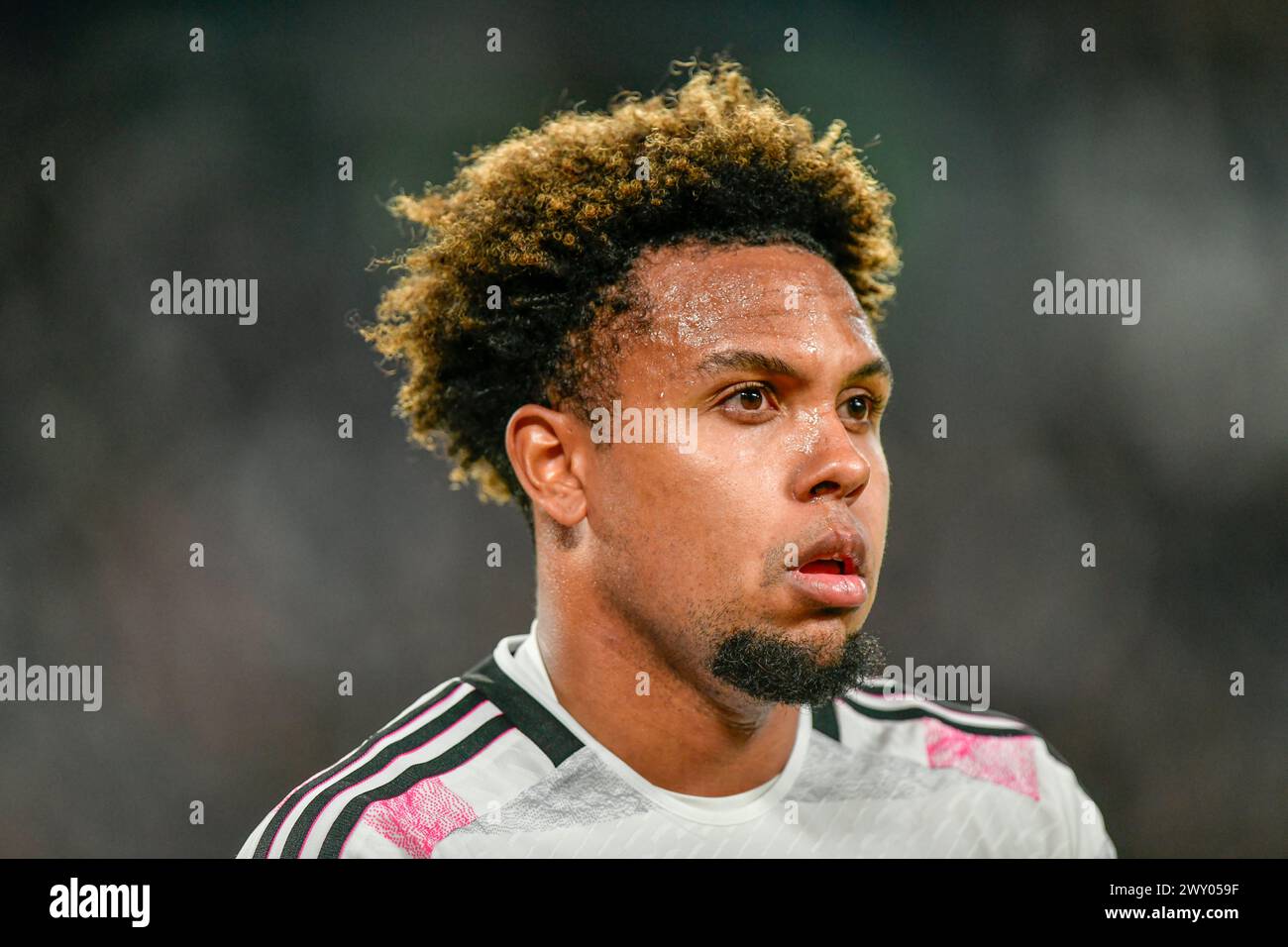Turin, Italie. 02 avril 2024. Weston McKennie de la Juventus vu lors du match de demi-finale de la Coppa Italia entre la Juventus et le Lazio au stade Allianz de Turin. (Crédit photo : Gonzales photo/Alamy Live News Banque D'Images Turin, Italie. 02 avril 2024. Weston McKennie de la Juventus vu lors du match de demi-finale de la Coppa Italia entre la Juventus et le Lazio au stade Allianz de Turin. (Crédit photo : Gonzales photo/Alamy Live News Banque D'Images