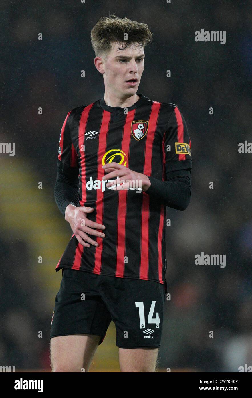 Bournemouth's Alex Scott during the English Premier League soccer match between Bournemouth and Crystal Palace, at The Vitality Stadium in Bournemouth, England, Tuesday, April 2, 2024. (AP Photo/Dave Shopland) Banque D'Images