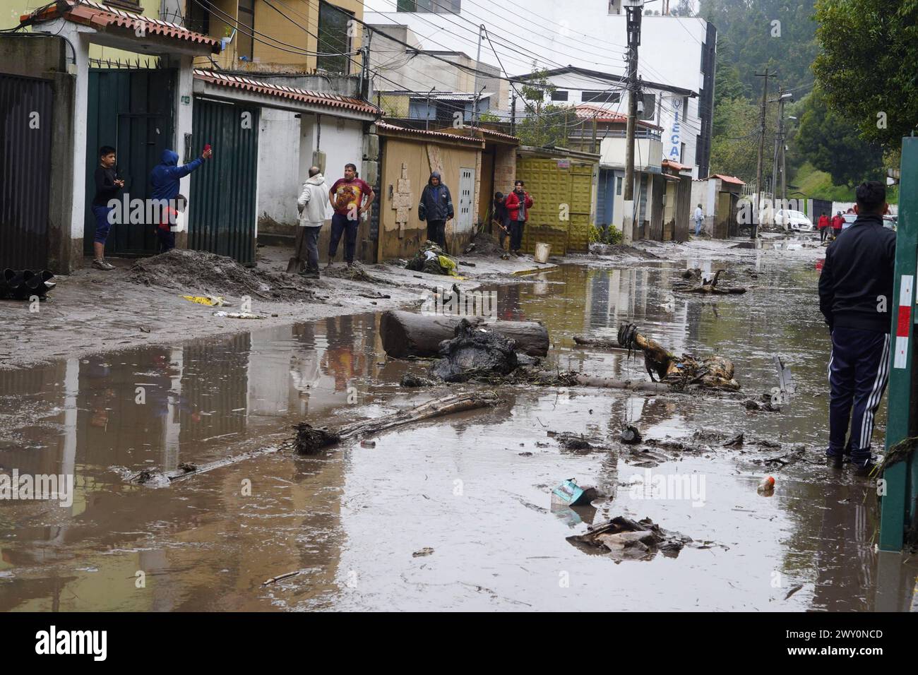 Deslave COMUNA GASCA Quito 2 de abril 2024. Deslave en el sector de la comuna, la Gasca. Calle Antonio Herrera y JosÃ Berrutieta API / DANIEL Molineros Quito Pichincha Ecuador dis-DESLAVECOMUNAGASCA-fde843e73f55e346ca6c77f018f6405d *** DESLAVE COMUNA GASCA Quito April 2, 2024 glissement de terrain dans le secteur de la commune, la Gasca Calle Antonio Herrera y JosÃ Berrutieta API DANIEL Molineos Quito Pichincha Pichincha UNDIS A64f64f64x84x84xe84f64d Ecuador Copyright Banque D'Images