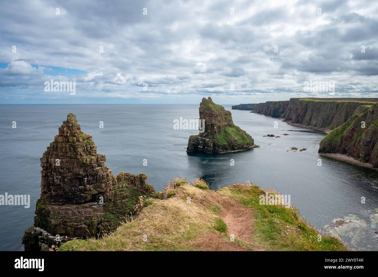 Duncansby Stacks and Cliff at North Sea, Duncansby Head, John O'Groats, Écosse, Royaume-Uni Banque D'Images