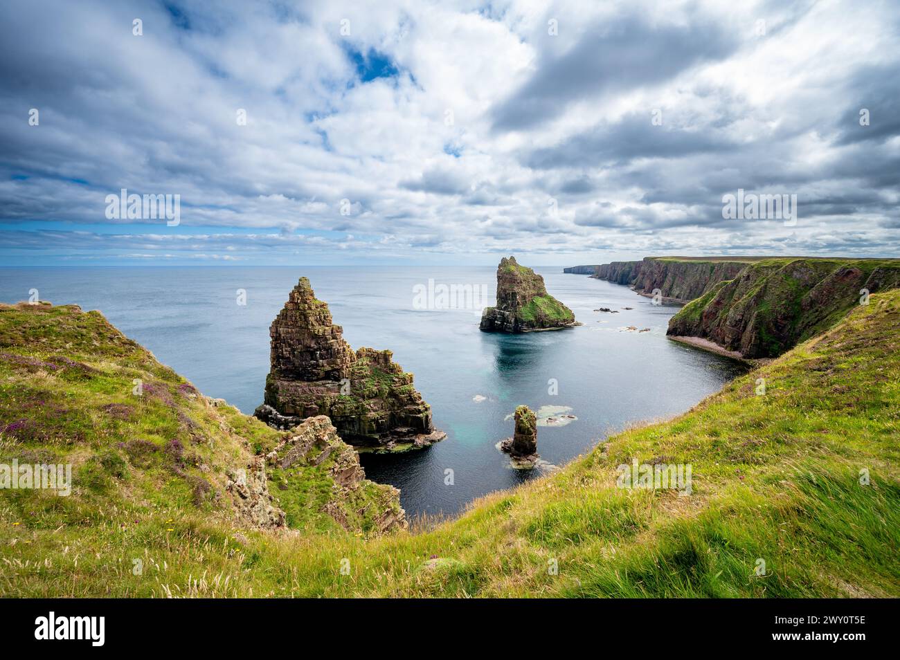 Duncansby Stacks and Cliff at North Sea, Duncansby Head, John O'Groats, Écosse, Royaume-Uni Banque D'Images