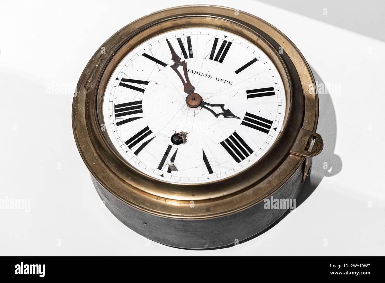 Saint-Pétersbourg, Russie - 3 mars 2024 : chronomètre marin antique par Pavel Bure. C'est une société horlogère russe fondée en 1874 et après la révolution Banque D'Images