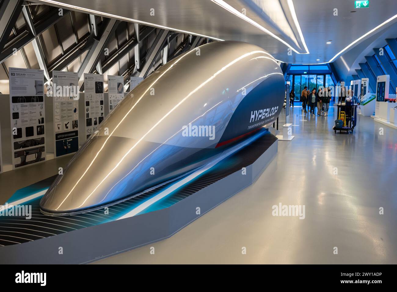 Hyperloop Transportation technologies Recreation in Mobility City Technology Museum in Zaha Hadid’s Bridge (Bridge Pavilion), Saragosse, Espagne Banque D'Images