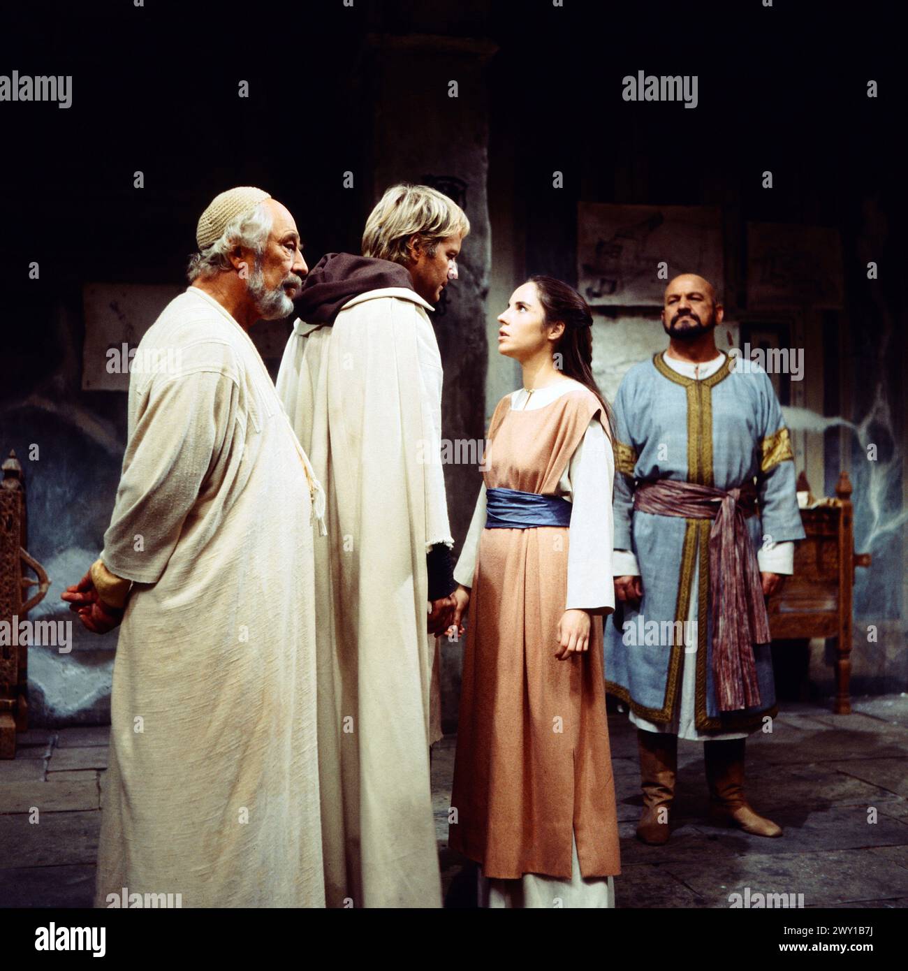 Nathan der Weise, deutscher Fernsehfilm vom Sender Freies Berlin, 1979, Regie : Oswald Döpke, Verfilmung nach dem Bühnenstück von Gotthold Ephraim Lessing, Dreharbeiten waren an historischer Stätte in Israel, Szene : Werner Hinz als Nathan, Peter Fricke als Tempelherr, Katerina Jacob als Recha, Siegfried Wischnewski als Saladin Banque D'Images