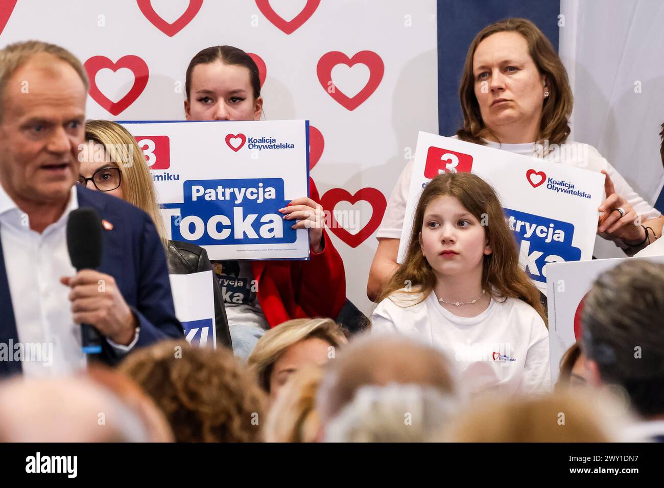 Cracovie, Pologne, 3 avril 2024. Le premier ministre de Pologne, Donald Tusk, prend la parole lors de la convention du gouvernement local du parti politique de la Coalition civique pour stimuler une campagne électorale régionale au stade Huta à Cracovie. Les élections locales en Pologne auront lieu le 7 avril 2024. Crédit : Dominika Zarzycka/Alamy Live News Banque D'Images