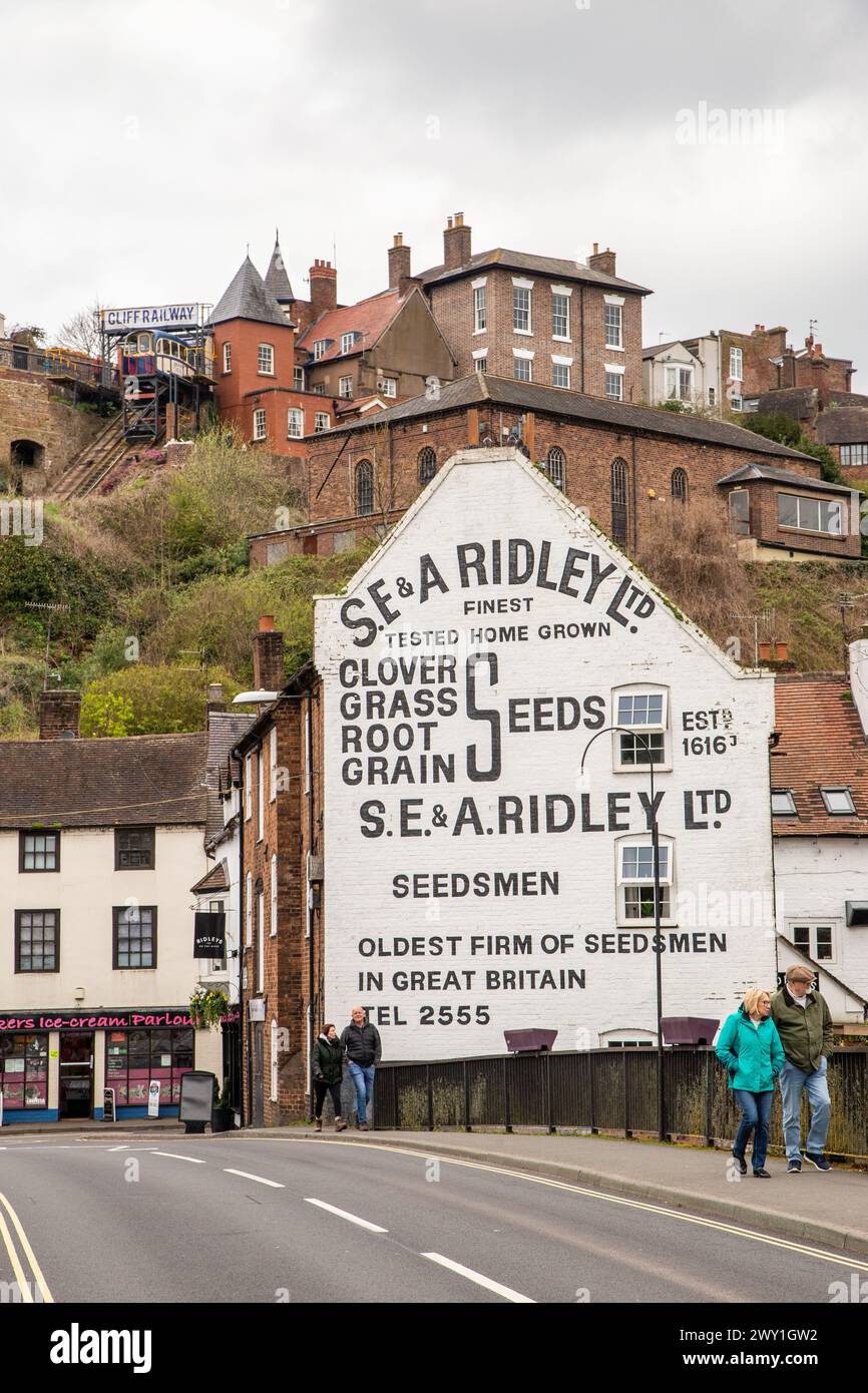 Signe sur le côté pignon d'une maison dans la ville de marché du Shropshire de Bridgnorth pour S E & A Ridley Ltd le plus ancien marchand de semences et semenciers en Grande-Bretagne Banque D'Images