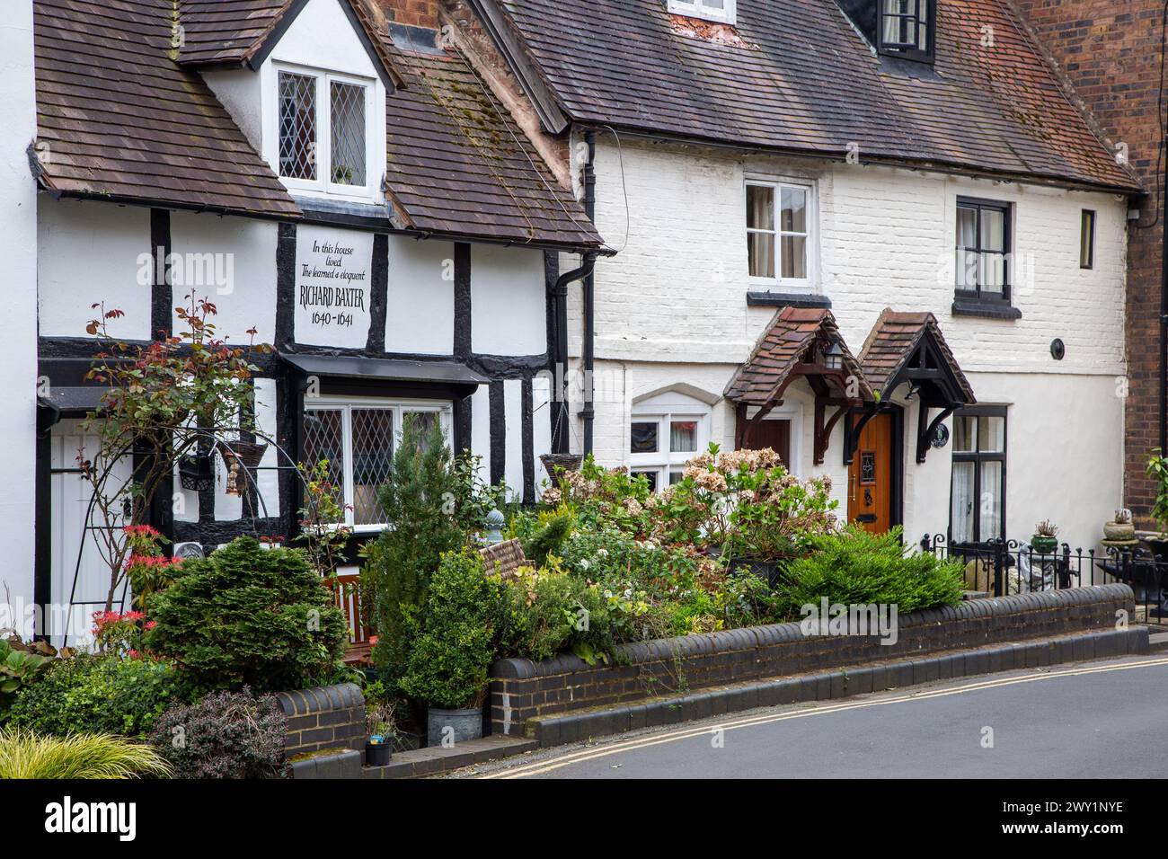 Les cottages de campagne anglais et les jardins de St Leonards sont proches dans la ville frontalière galloise anglaise de Bridgnorth Shropshire Banque D'Images