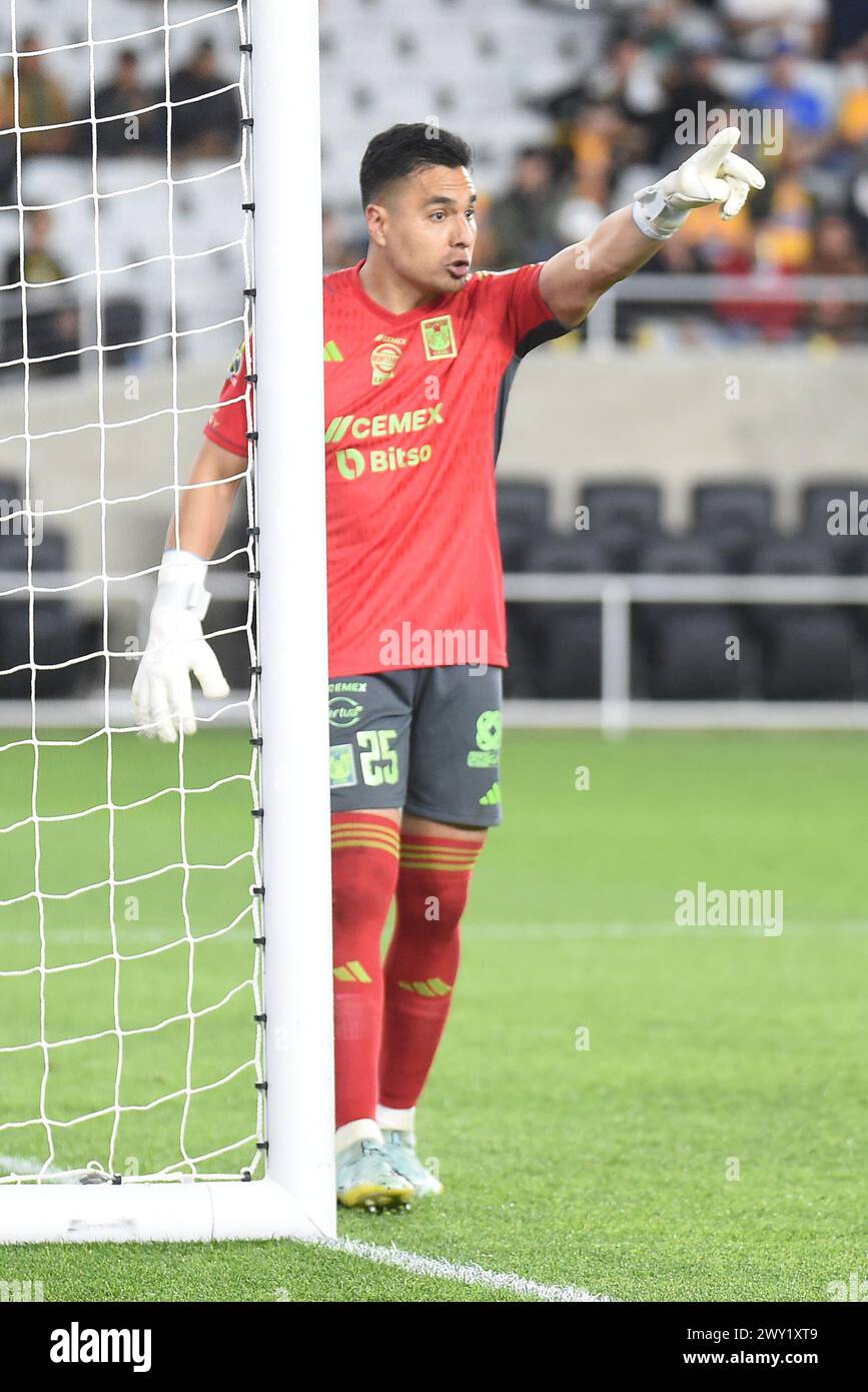 Columbus, Ohio, États-Unis. 2 avril 2024. Le gardien des Tigres UANL Felipe Rodríguez (25) contre l'équipage de Columbus dans leur match à Columbus, Ohio. Brent Clark/Cal Sport Media/Alamy Live News Banque D'Images