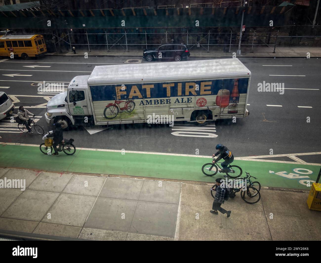 Un camion de distributeurs de boissons portant la marque Fat Tire Amber Ale Beer à Chelsea à New York le mercredi 27 mars 2024. (© Frances M. Roberts) Banque D'Images