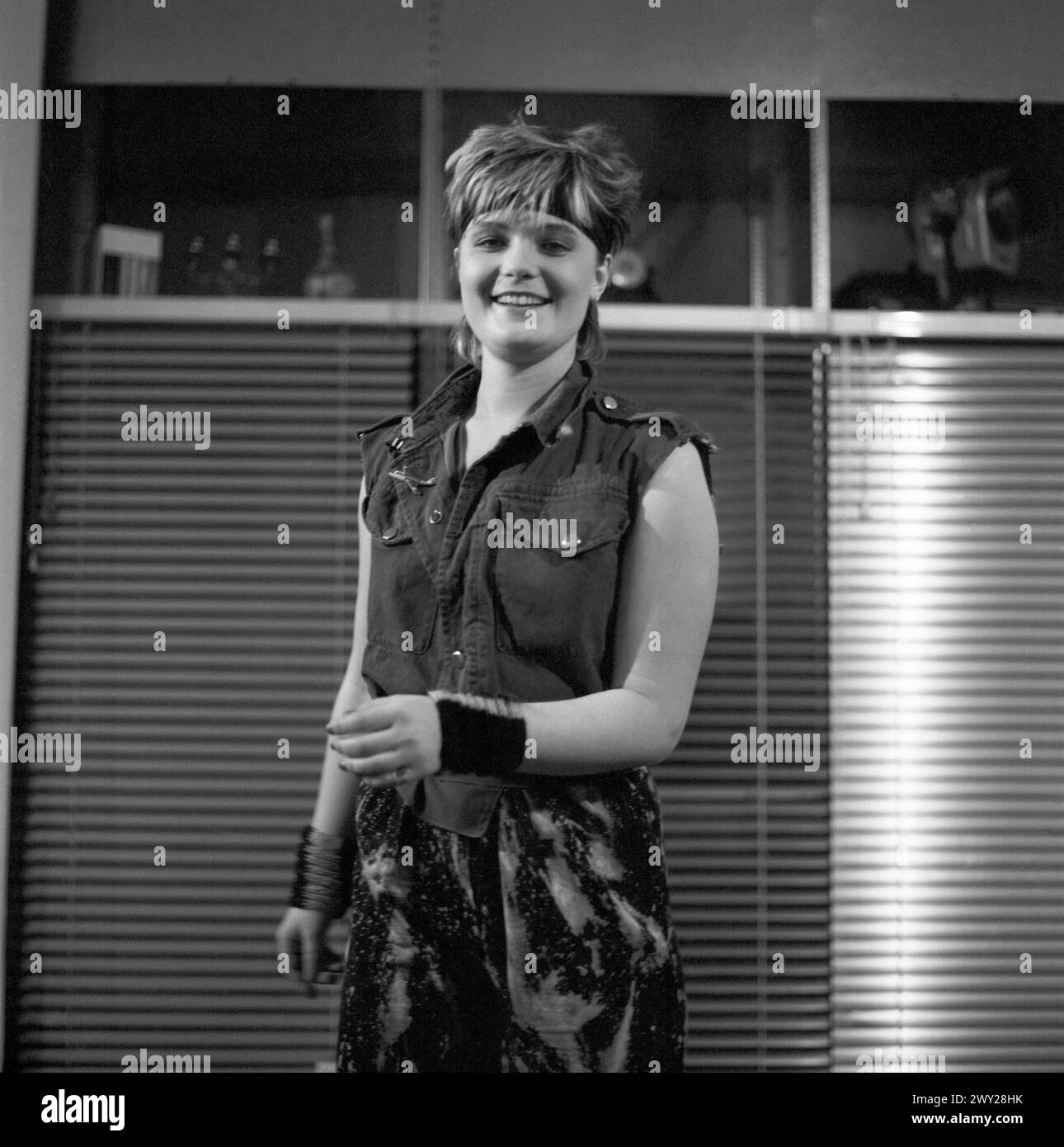 Claudia Matschulla als Katie in der Sendung 45 Frieber - Die Vier aus der Zwischenzeit vom SFB III, Berlin 1984. Banque D'Images