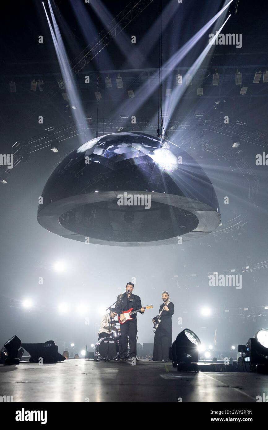 Milan, Italie. 03rd Apr, 2024. (G-d) Alex Fiordispino, Stash, Dario Iaculli des Kolors se produit en concert au Forum de Milan, Italie, le 3 avril 2024 crédit : SOPA images Limited/Alamy Live News Banque D'Images